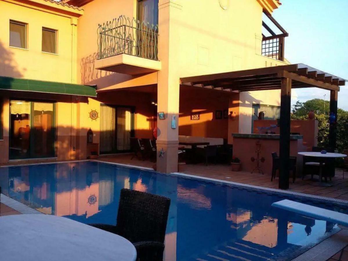 4-Seasons Pool Villa Near Meteora Trikala  Bagian luar foto